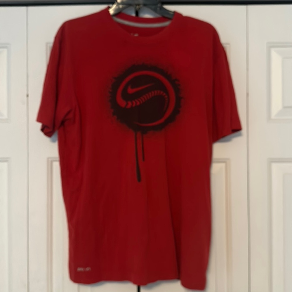 Men’s Nike Dri-Fi T-shirt. Size M